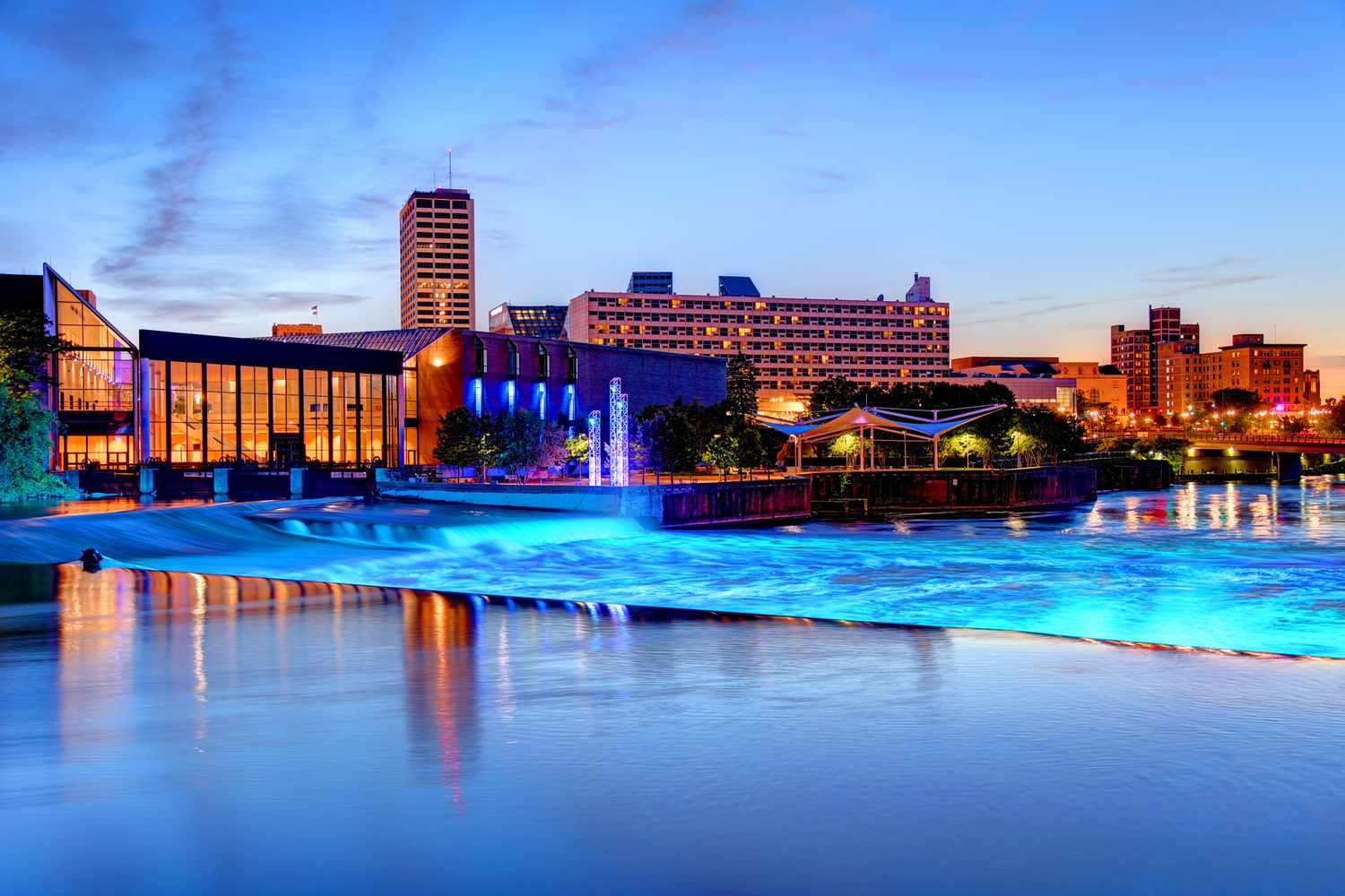 Chicago to South Bend Limousine Service, Car Service to South Bend, Party Bus to South Bend