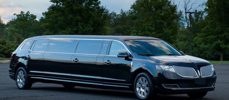 Enjoy A Spacious Ride When Reserve Lincoln MKT Stretch in Chicago
