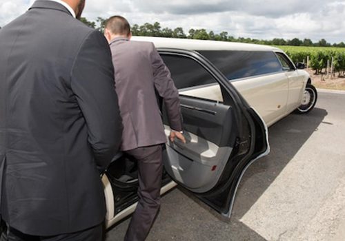 Lincoln MKT Stretch Limo Service In Chicago
