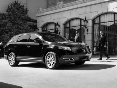 Limo Rides Chicago, Car Service Chicago, Car Service to & from O'Hare Aiport, Black Car Service Chicago Lincoln MKT Black Label Limo in O’Hare Limo Service