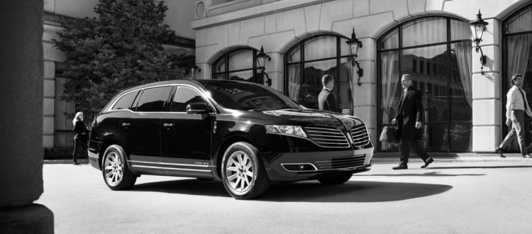 Limo Rides Chicago, Car Service Chicago, Car Service to & from O'Hare Aiport, Black Car Service Chicago Lincoln MKT Black Label Limo in O’Hare Limo Service