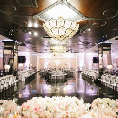 Wedding Transportation Service in Chicago, Bus Transportation Chicagoland Area, Wedding Limo Service Chicago Banquet Hall, Wedding Transportation Service, We're Here to Take you to your wedding banquet hall, just call us, plan your wedding day