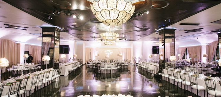 Wedding Transportation Service in Chicago, Bus Transportation Chicagoland Area, Wedding Limo Service Chicago Banquet Hall, Wedding Transportation Service, We're Here to Take you to your wedding banquet hall, just call us, plan your wedding day