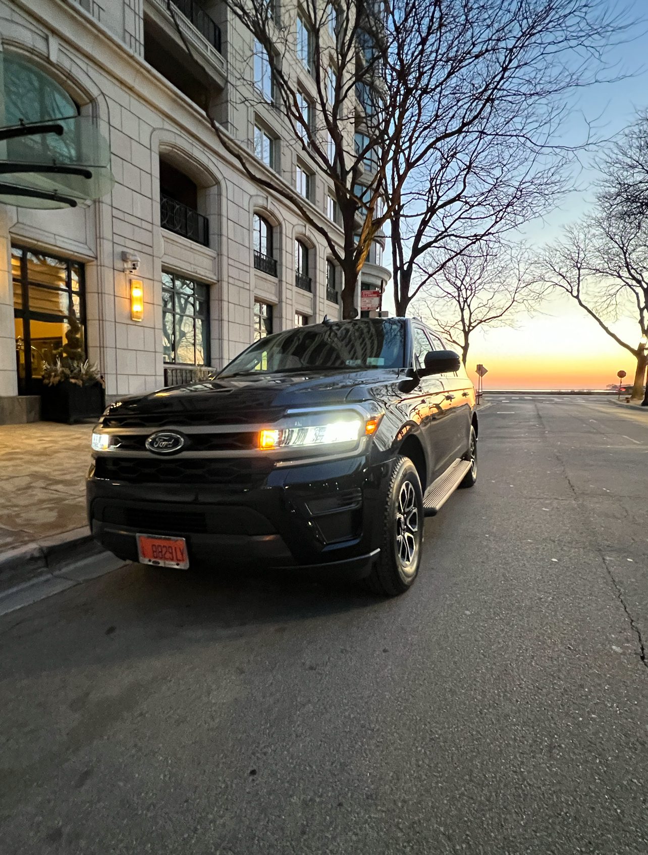 Chauffeured Transportation in Chicago, Chauffeured Limo Chicago, Chauffeured Van Chicago