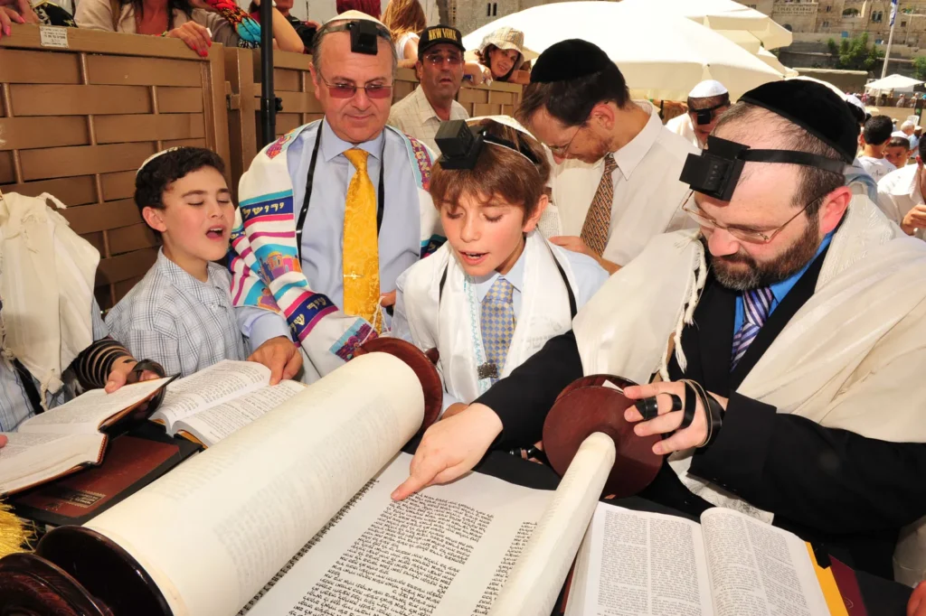 Bar Mitzvah Limo Chicago, Bat Mitzvah Transportation Service Near Me